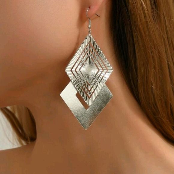 Silver Hollow Out Geo Drop Earrings - Picture 3 of 4